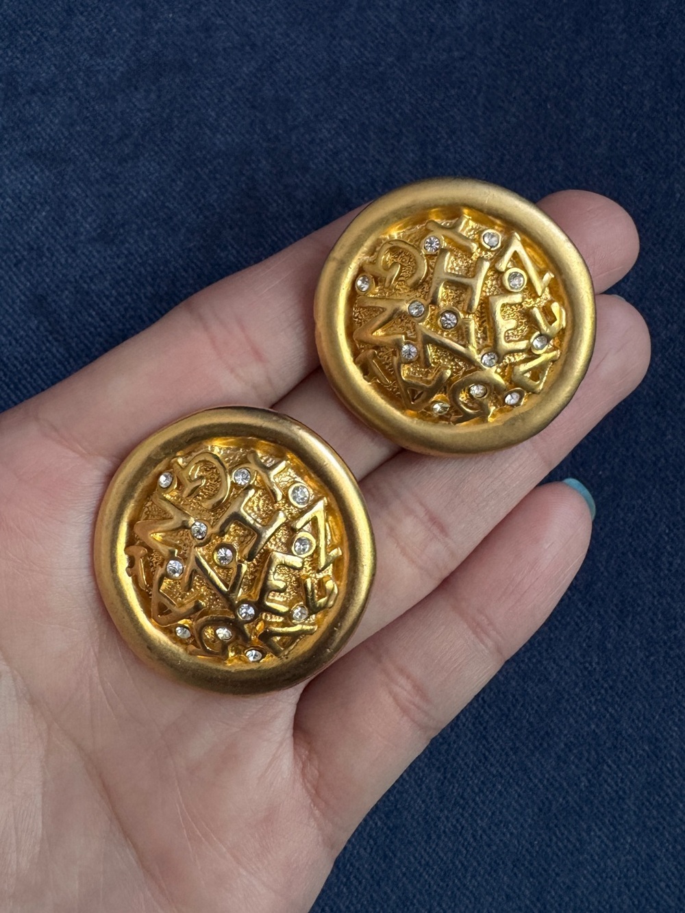 Vintage‎ gold tone letters rhinestones Clip on Earrings.